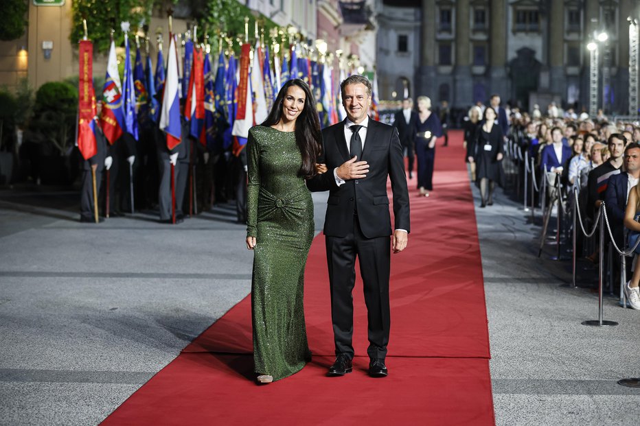 Fotografija: Gabrova tokrat Goloba ne spremlja v Parizu. FOTO: Jože Suhadolnik