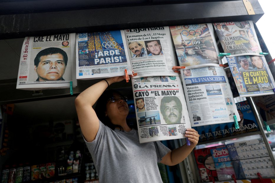 Fotografija: Aretacija El Maya je bila prva novica v delu ZDA in Mehike.

Foto: REUTERS/Gustavo Graf