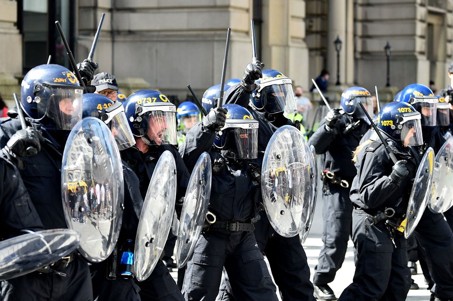 Fotografija: Demonstracije na Britanskih ulicah.  FOTO: Peter Powell Afp