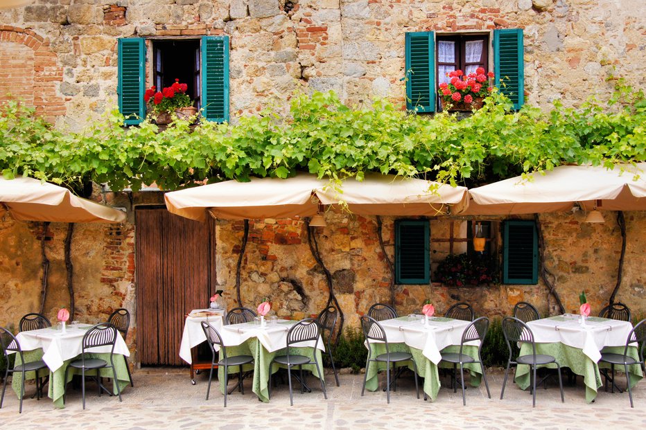 Fotografija: Prave italijanske restavracije imajo med kosilom in večerjo odmor. FOTO: Jenifoto/Getty Images