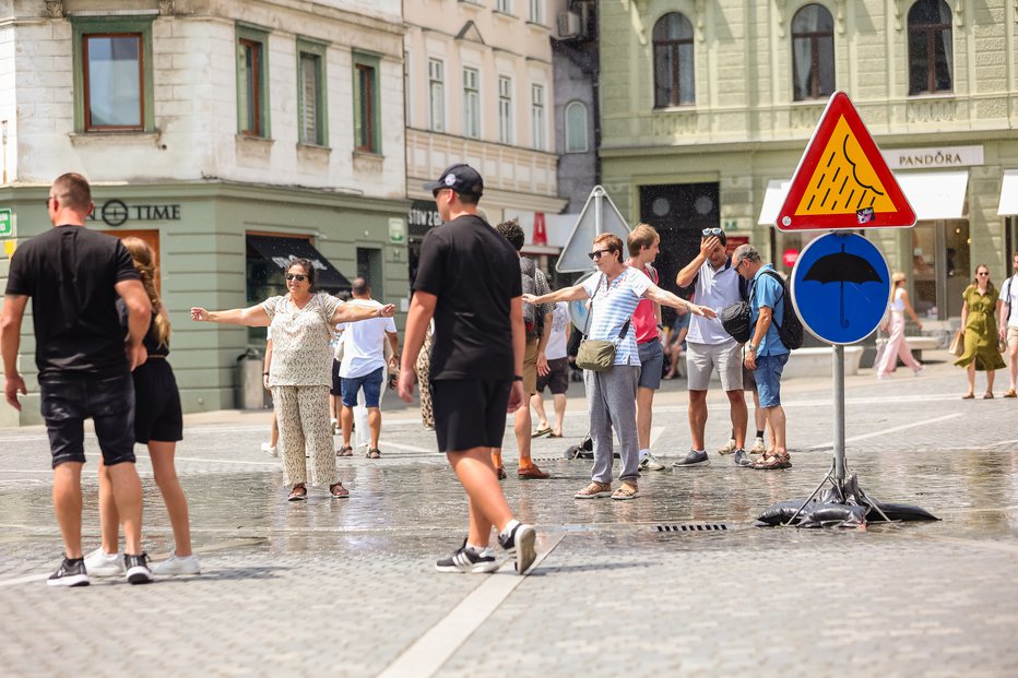 Fotografija: Spet bo navzdržno. FOTO: Črt Piksi