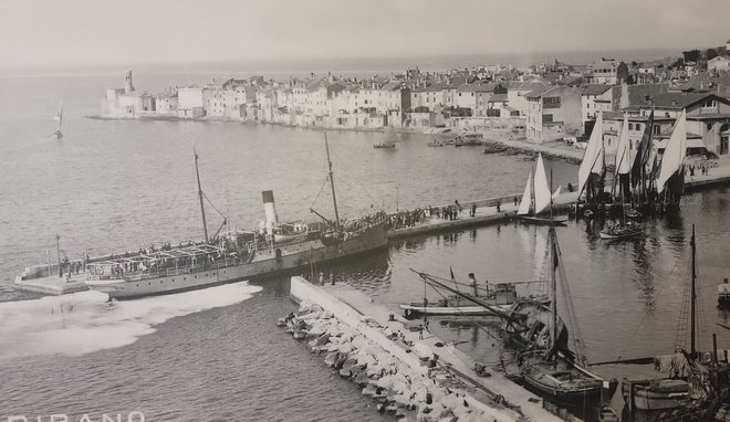 Ko je avstrijski Trst v pomorstvu doživel nagel razvoj, je bilo treba tudi ob istrski obali zagotoviti varno plovbo. FOTO: Pomorski muzej