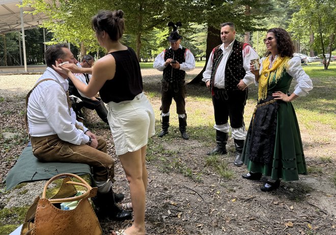 Na snemanju videospota je bilo zelo vroče. FOTO: osebni arhiv