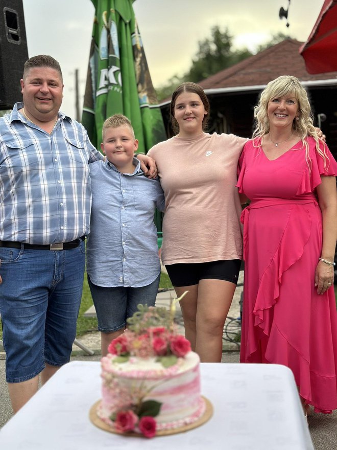 Družina Lugarič: Bojan, Žan, Eva in mamica Tina FOTO: osebni arhiv