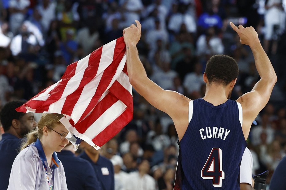 Fotografija: Najboljši posameznik pri ZDA je bil Stephen Curry s 24 točkami in štirmi ključnimi trojkami v zadnjih treh minutah tekme. FOTO: Evelyn Hockstein Reuters