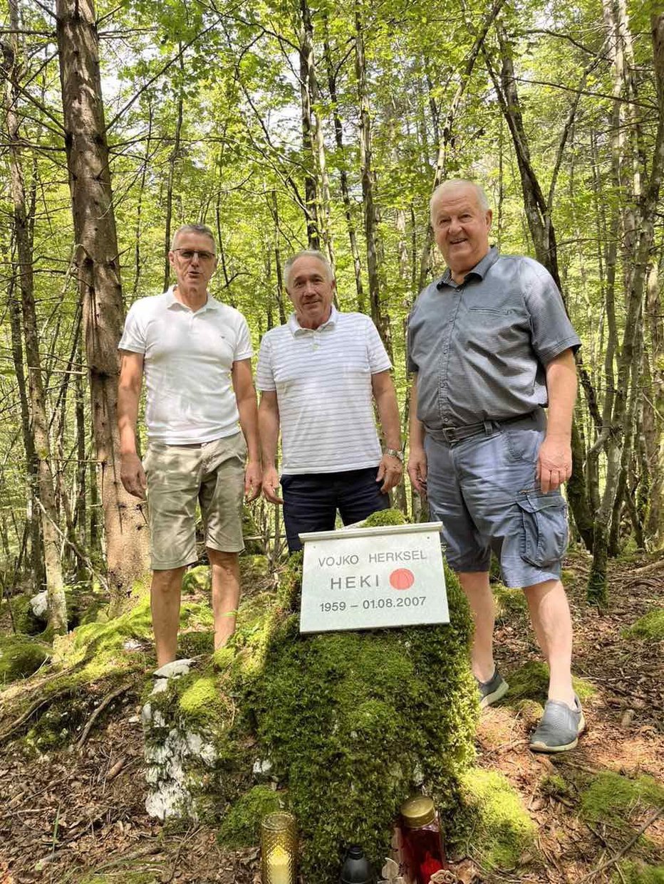 Fotografija: V spominskem parku pod hribom, kjer je umrl Vojko. FOTO: facebook