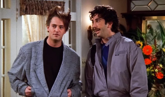 USA. David Schwimmer and Matthew Perry in a scene from (C)NBC TV series: Friends (1994-2004) (Season 5, episode 8).
Ref: LMK110-J7189-180621 
Supplied by LMKMEDIA. Editorial Only.
Landmark Media is not the copyright owner of these Film or TV stills but provides a service only for recognised Media outlets. pictures@lmkmedia.com,Image: 616950861, License: Rights-managed, Restrictions: Supplied by Landmark Media. Editorial Only. Landmark Media is not the copyright owner of these Film or TV stills but provides a service only for recognised Media outlets. Per la presente foto non Ă¨ stata rilasciata liberatoria. Ai sensi di legge e come gi, Model Release: no