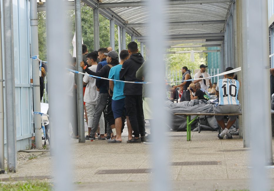 Fotografija: Azilni center Vič, simbolična fotografija. FOTO: Jože Suhadolnik