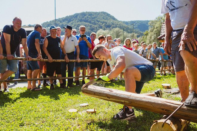 Prikazali so tudi žaganje z žago lisičji rep. FOTO: Vid Jakop