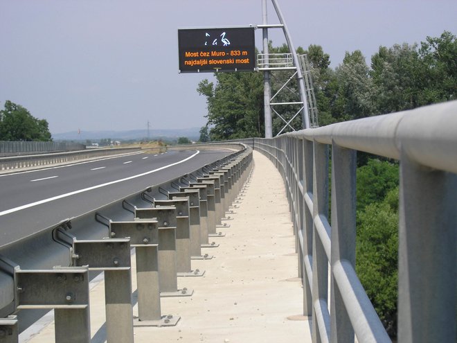 Mlajši moški je nameraval skočiti z najdaljšega slovenskega AC mostu. FOTO: O. B.