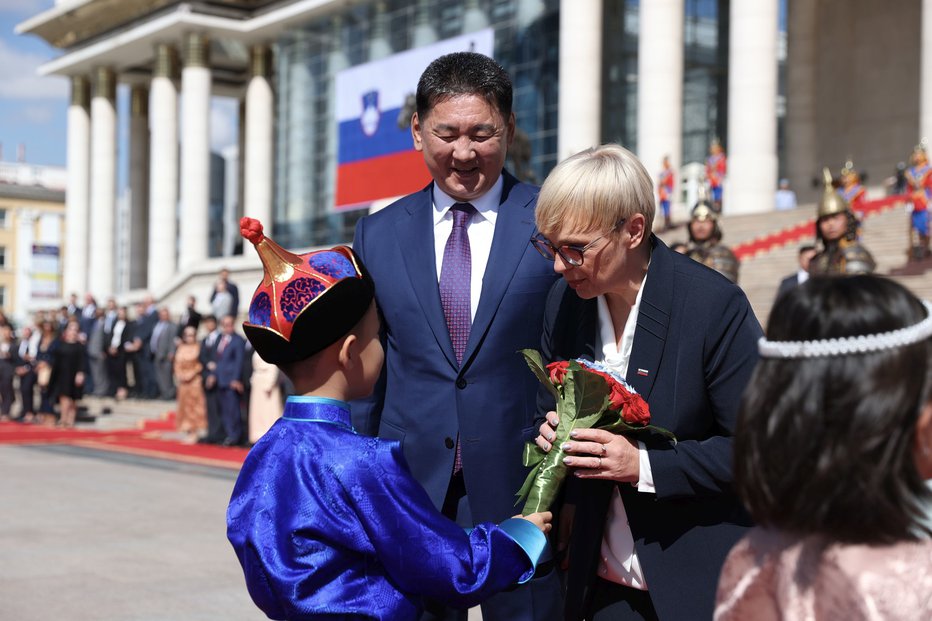 Fotografija: Z obiska v Mongoliji. FOTO: Urad predsednika Mongolije