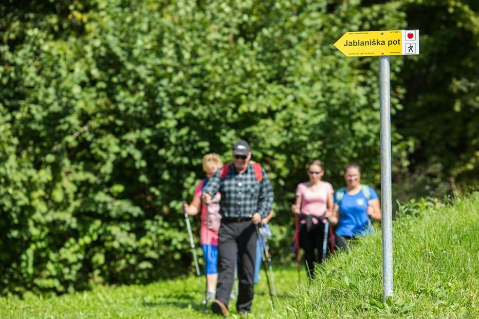 Fotografija: Priročnik je zastavljen tako, da lahko z njim oblikujemo lasten načrt skrbi zase. FOTO: Razvojni center Srca Slovenije