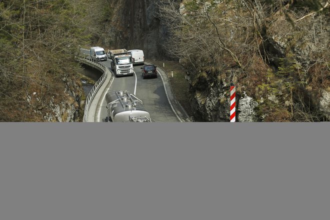 Ljudje so na eni strani zadovoljni, da se bo dolgoletna želja o nujno potrebni hitri cesti končno začela uresničevati, na drugi pa jezni, ker so načrti v posameznih delih narejeni salonsko. FOTO: Leon Vidic