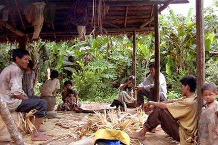 Fotografija: Življenjski slog je eden najpomembnejših faktorjev za njihovo zdravo življenje. FOTO: E. Schniter/tsimane.anth.ucsb.edu