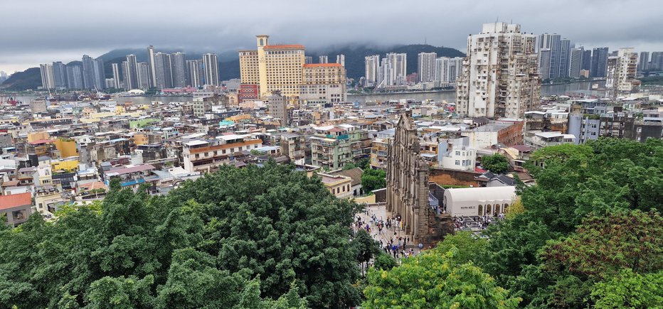 Fotografija: Pogled na Macao s trdnjave, foto: Ivo Mulec