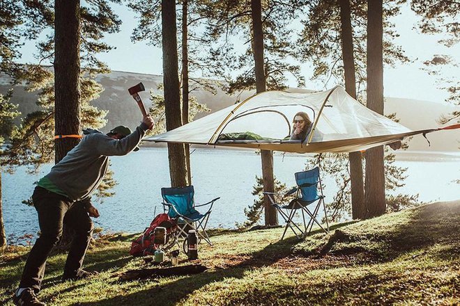 Fotografija: Nastal je šotor, ki ga je poimenoval Tentsile Connect. Šotor je v trenutku postal hit. FOTO: Arhiv proizvajalca