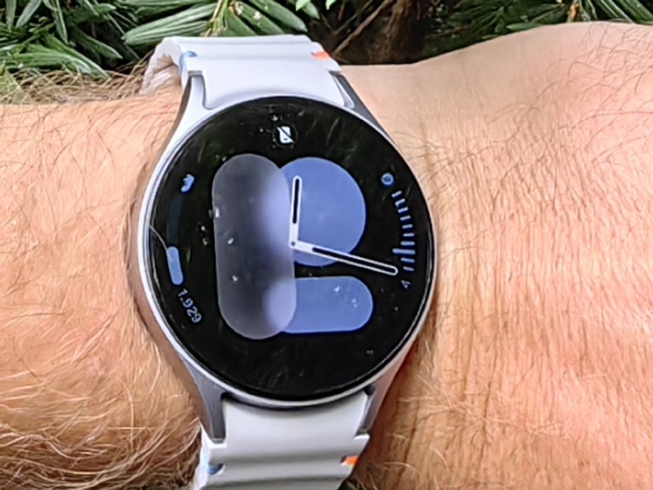 Fotografija: Samsung galaxy watch 7 je lepa športna ura. FOTOGRAFIJE: Staš Ivanc