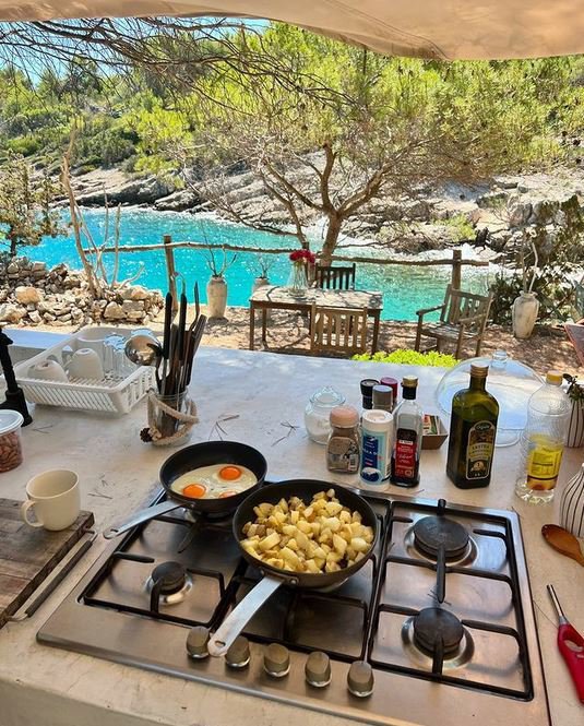 Fotografija: Že dve leti neumorno kroži po spletu in navdušuje ljudi z vsega sveta. FOTO: Instagram