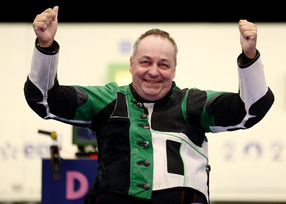 Fotografija: Za najuspešnejšega člana slovenske ekipe v Parizu je to že peta medalja na igrah v karieri, a prva zlata. FOTO: Eng Chin An Reuters