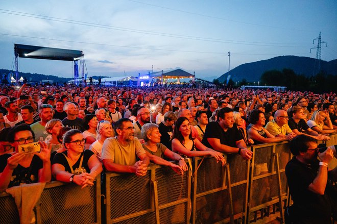 Vesela množica na koncertu desetletja FOTO: mediaspeed.net