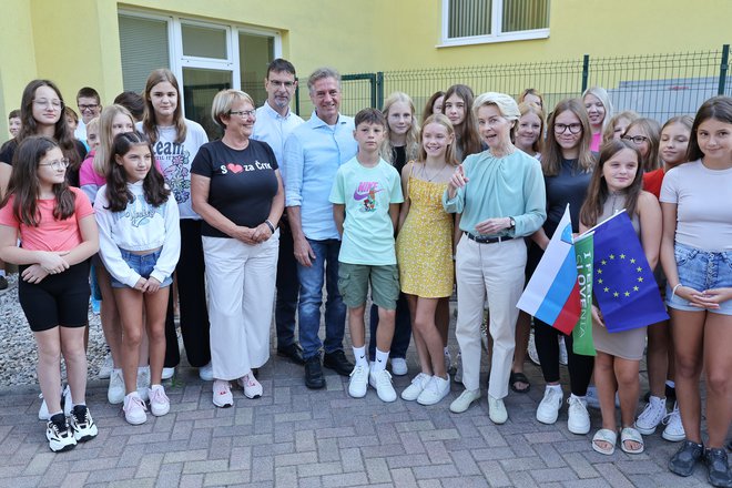 Robert Golob in Ursula von der Leyen v Črni na Koroškem. FOTO: Jože Suhadolnik