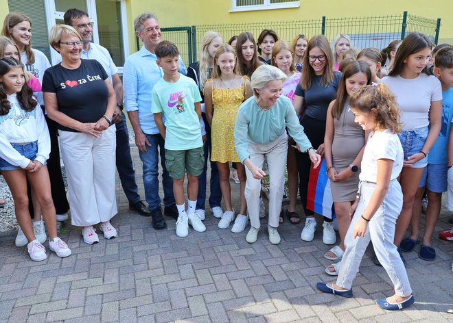 Robert Golob in Ursula von der Leyen v Črni na Koroškem. FOTO: Jože Suhadolnik