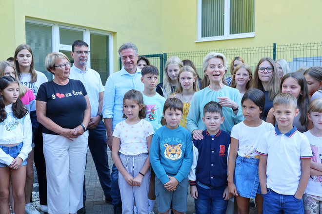 Robert Golob in Ursula von der Leyen v Črni na Koroškem. FOTO: Jože Suhadolnik