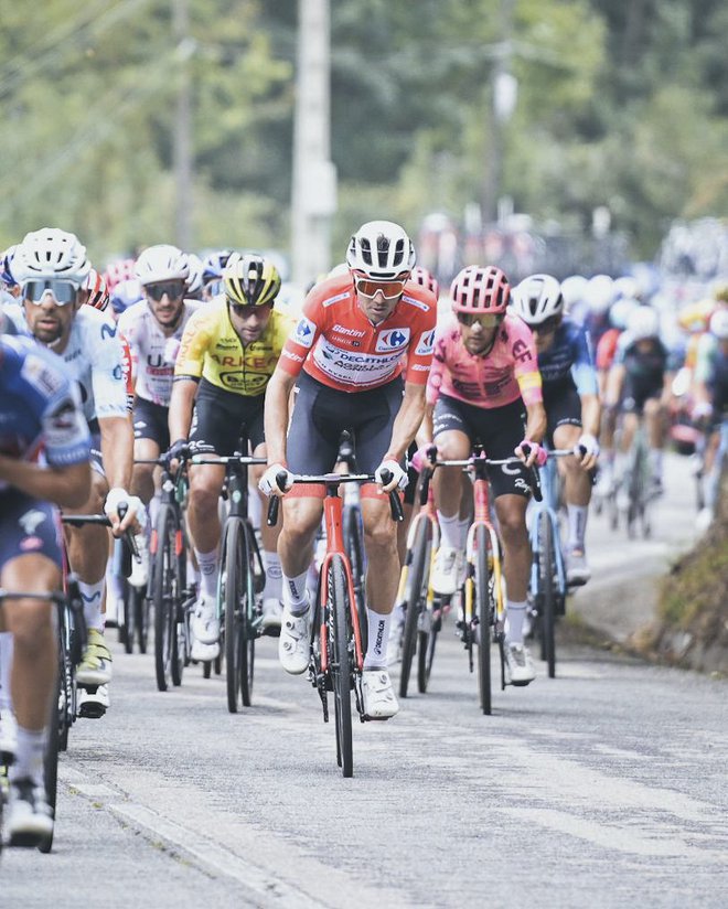 Prednost Bena O'Connorja se topi, vendar se Avstralec še ni vdal v usodo. FOTO: Toni Baixauli/Unipublic/Cxcling