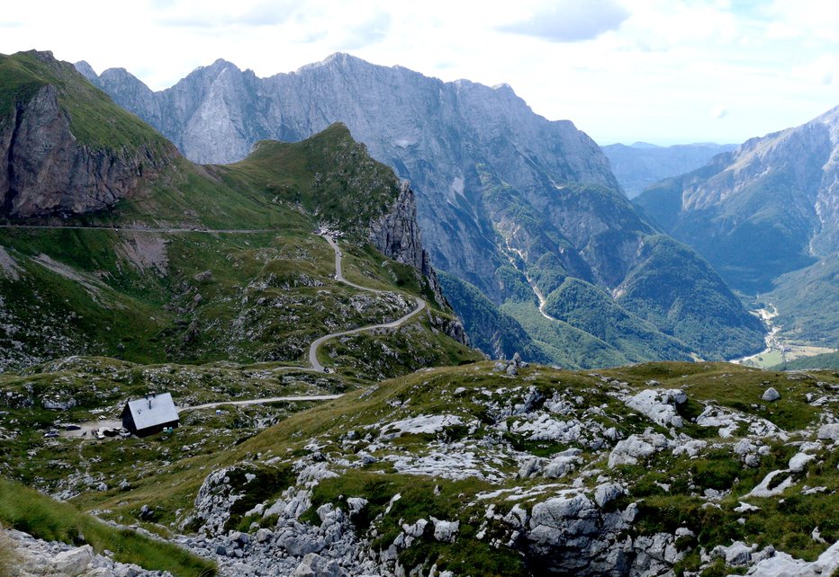 Fotografija: Držite se markiranih planinskih poti. FOTO: Dejan Javornik 