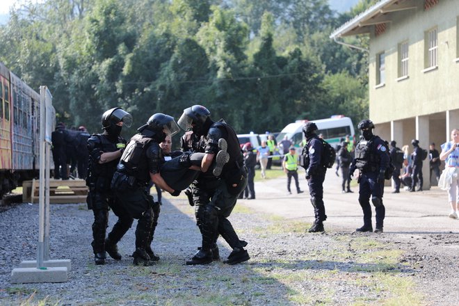 V Gotenici poteka mednarodno usposabljanje za zagotavljanje varnosti v železniškem prometu. FOTO: Policija