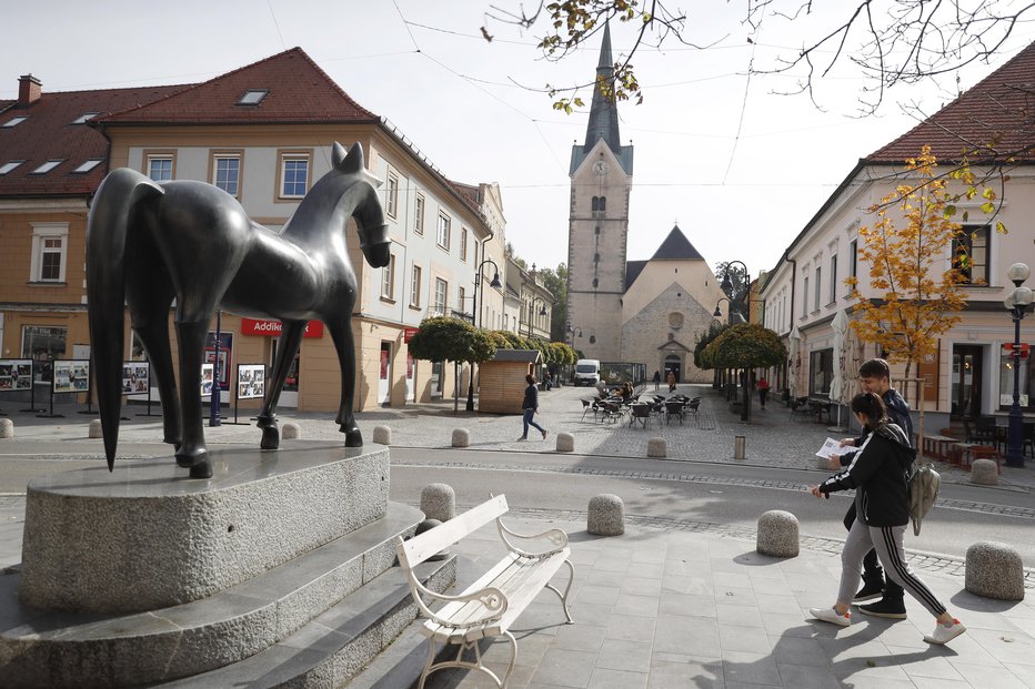 Fotografija: Slovenj Gradec. FOTO: Leon Vidic/delo