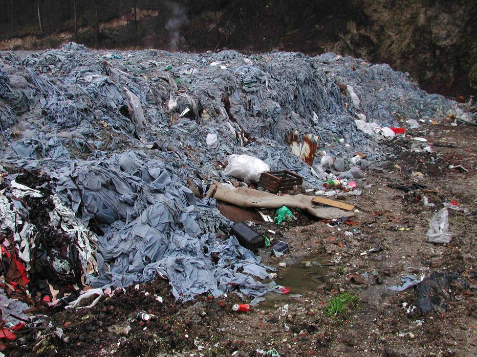 Fotografija: V Rakovniku je odloženih 56.000 ton usnjarskih odpadkov.

FOTO: Bojan Rajšek/Delo