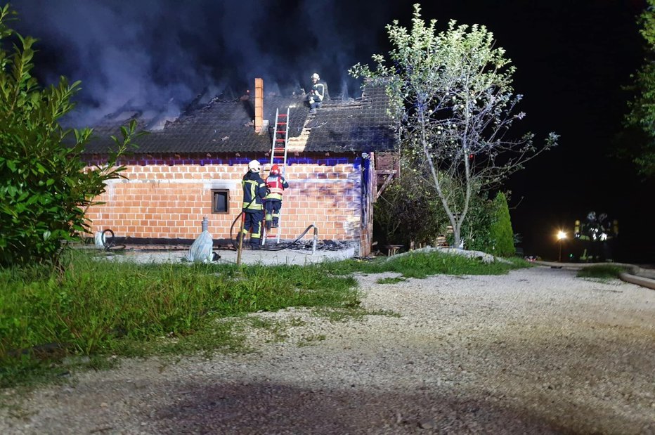 Fotografija: Vse tri požare so ukrotili gasilci PGD Šmihel in poklicni gasilci GRC Novo mesto. FOTO: PGD Šmihel