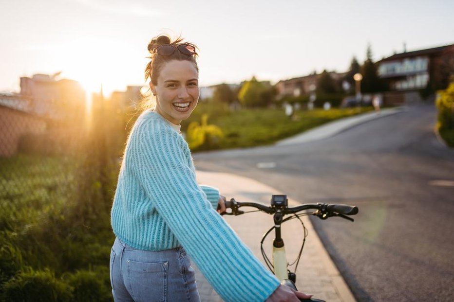 Fotografija: Uporaba kolesa namesto avtomobila je zagotovo en korak v trajnostni smeri. Foto: Shutterstock