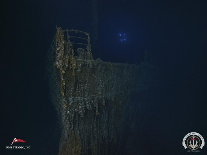 Na premcu je odpadel del ograje. Foto: RMS Titanic Inc.