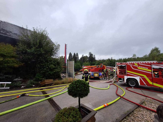 V inervenciji so sodelovali gasilci šestih društev Gasilske zveze Medvode in Gasilske brigade Ljubljana. FOTO: G. Ž.