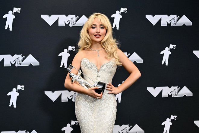 Sabrina Carpenter je za Espresso prejela nagrado za pesem leta. FOTO: Angela Weiss/AFP