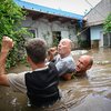 Katastrofalne poplave še naprej 'goltajo' Evropo: Najhujše šele prihaja ... (FOTO)