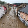 Apokaliptični prizori: v Avstriji narašča število smrtnih žrtvev, umrl tudi gasilec (FOTO in VIDEO)