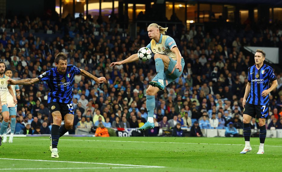 Fotografija: Norveški adut Manchester Cityja Erling Haaland je naletel na črno-modri zid. FOTO: Molly Darlington/Reuters