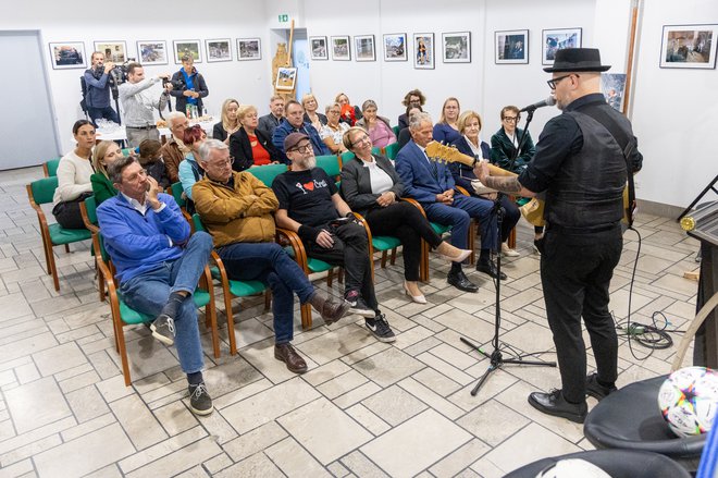 A exposição se transformou em uma campanha de caridade de muito sucesso. FOTO: Voranc Vogel