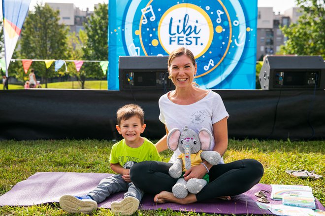 Maja Podpečan apresentou yoga para crianças com Mali Ganeš. FOTO: Centro de dança Líbero