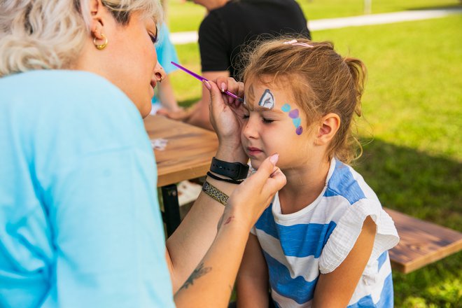 Foi especialmente emocionante no canto da pintura facial. FOTO: Centro de dança Líbero