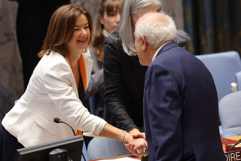 Fotografija: Tanja Fajon in Riyad Mansour, palestninski ambasador v ZN. FOTO: Michael M. Santiago Getty Images Via Afp