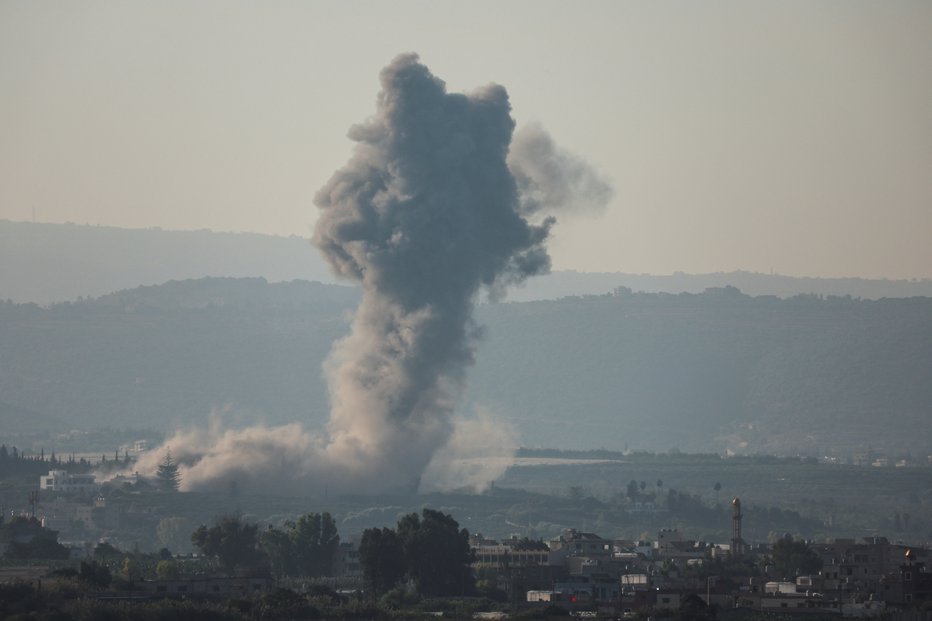 Fotografija: Dim nad južnim Libanonom, 25. septembra zjutraj. FOTO: Aziz Taher Reuters