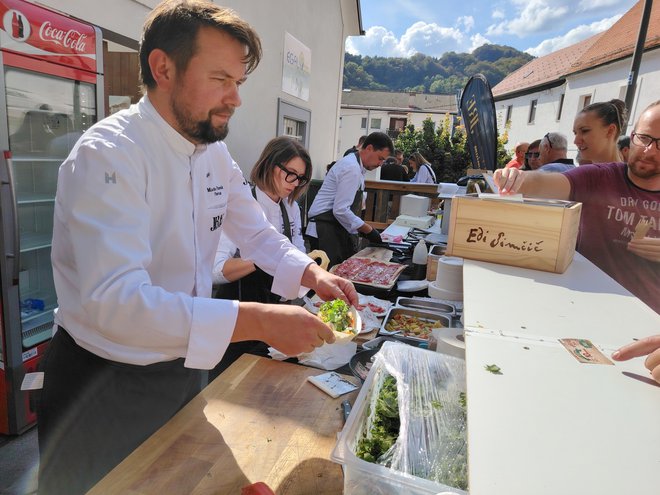 Marko Pavčnik, chef z Michelinovo zvezdico, je razvajal z lokalnimi sestavinami. FOTO: Mojca Marot