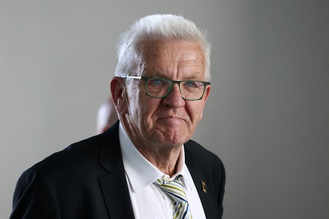 Tudi Winfried Kretschmann jih poziva: Pristanite tu! FOTO: Liesa Johannssen/Reuters