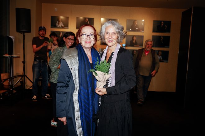 Jožica Avbelj in Nataša Tič Ralijan, ki je nastopila v predstavi. FOTO: mediaspeed.net