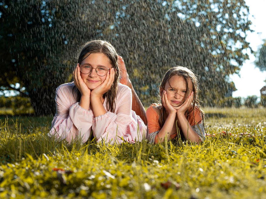 Fotografija: Vokalno sta se izkazali tudi Matjaževa hči Zala in njuna Lejla Arija.