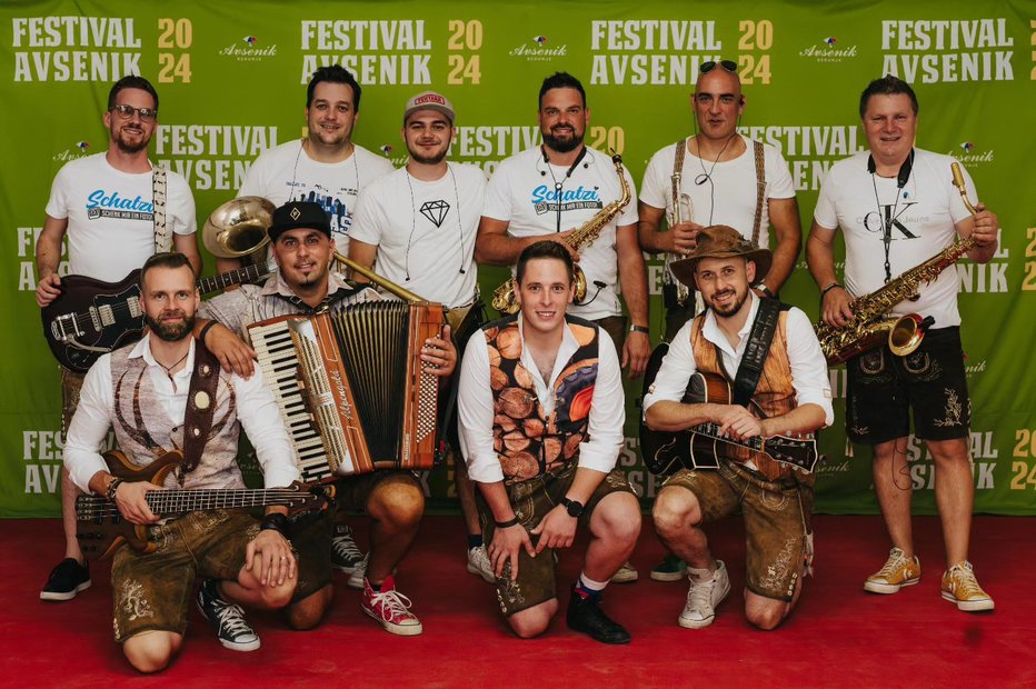 Fotografija: Na turneji se bodo predstavili v razširjeni zasedbi, v kakršni so sodelovali tudi na letošnjem Festivalu Avsenik. FOTO: NeoVisuals